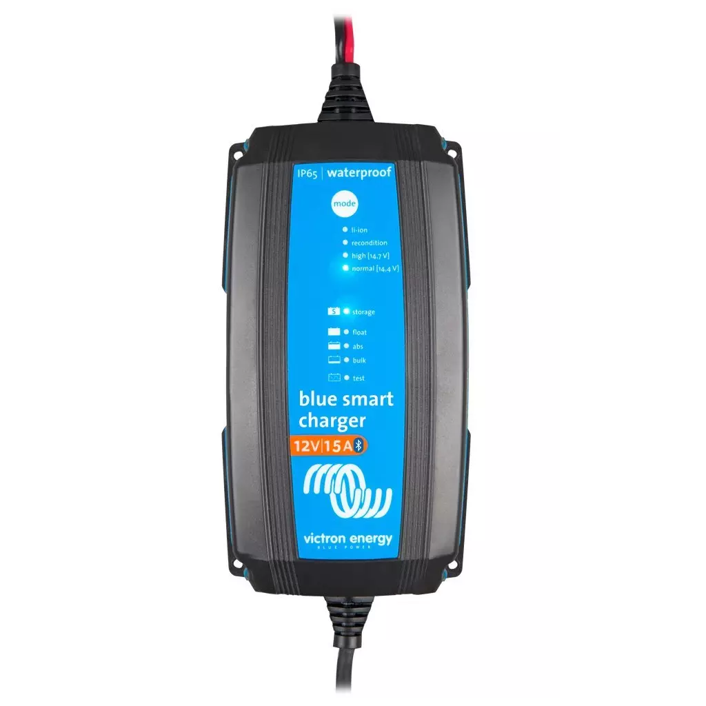 Obrázek produktu Victron BlueSmart IP65 chytrá nabíječka baterií 12V/15A + DC konektor