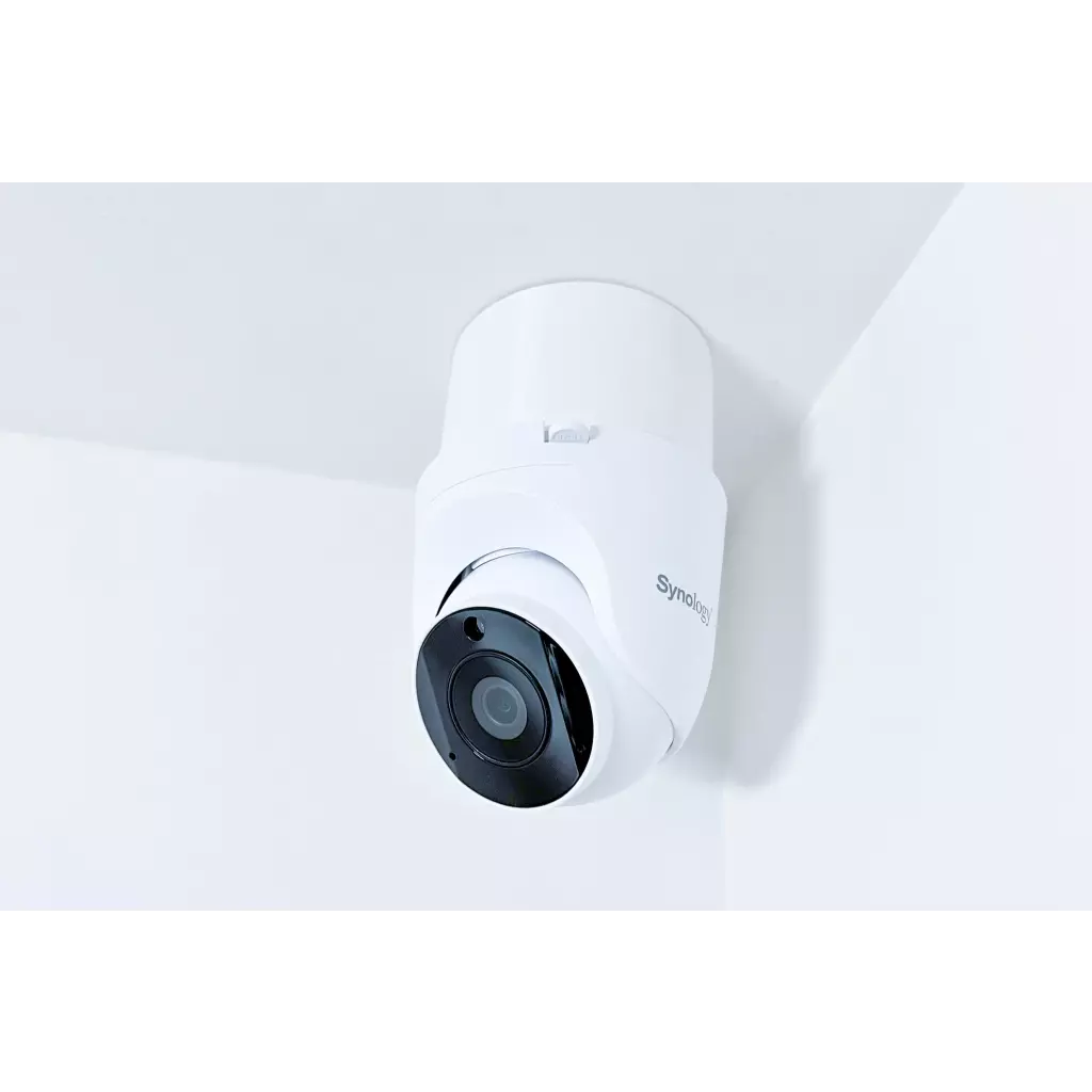 Obrázek produktu SYNOLOGY držák s krytkou kabelů pro kamery TC500 na stěnu a strop, bílý